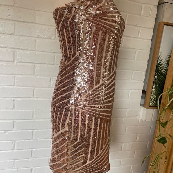 Fashion Nova Women’s Sequin Mini Dress Size Large Strapless Party Birthday - Picture 4 of 12